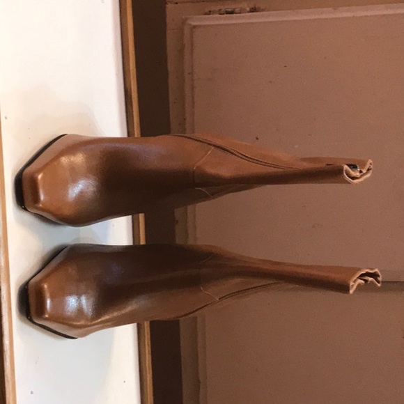 Ladies leather ankle boot - Picture 2 of 5